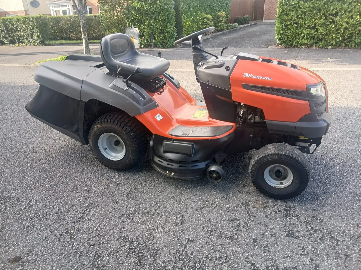 Ride on lawnmower - Image 2
