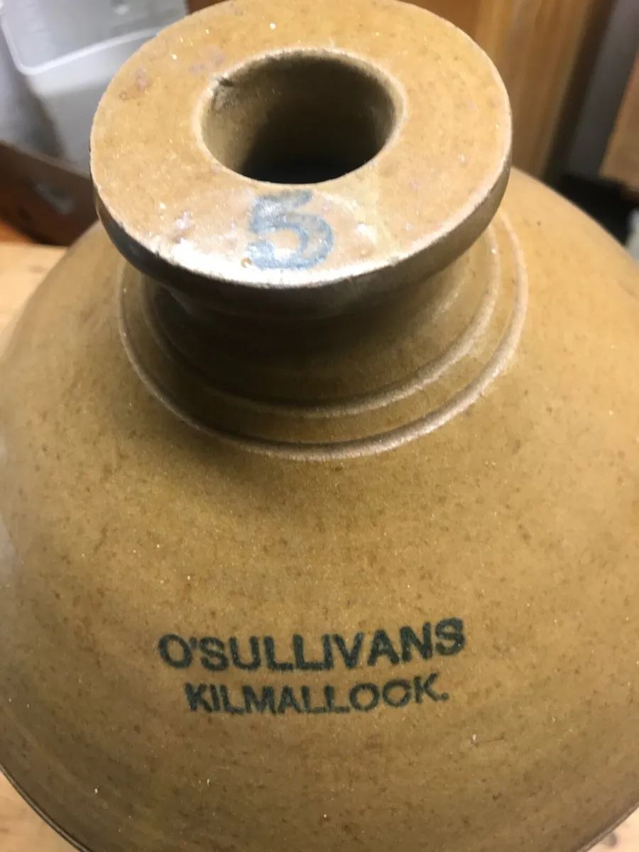 Stoneware whiskey barrel container - Image 2