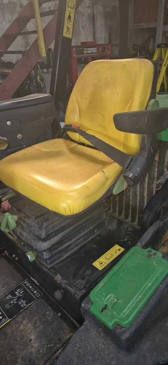 Deere 3245c - Image 2