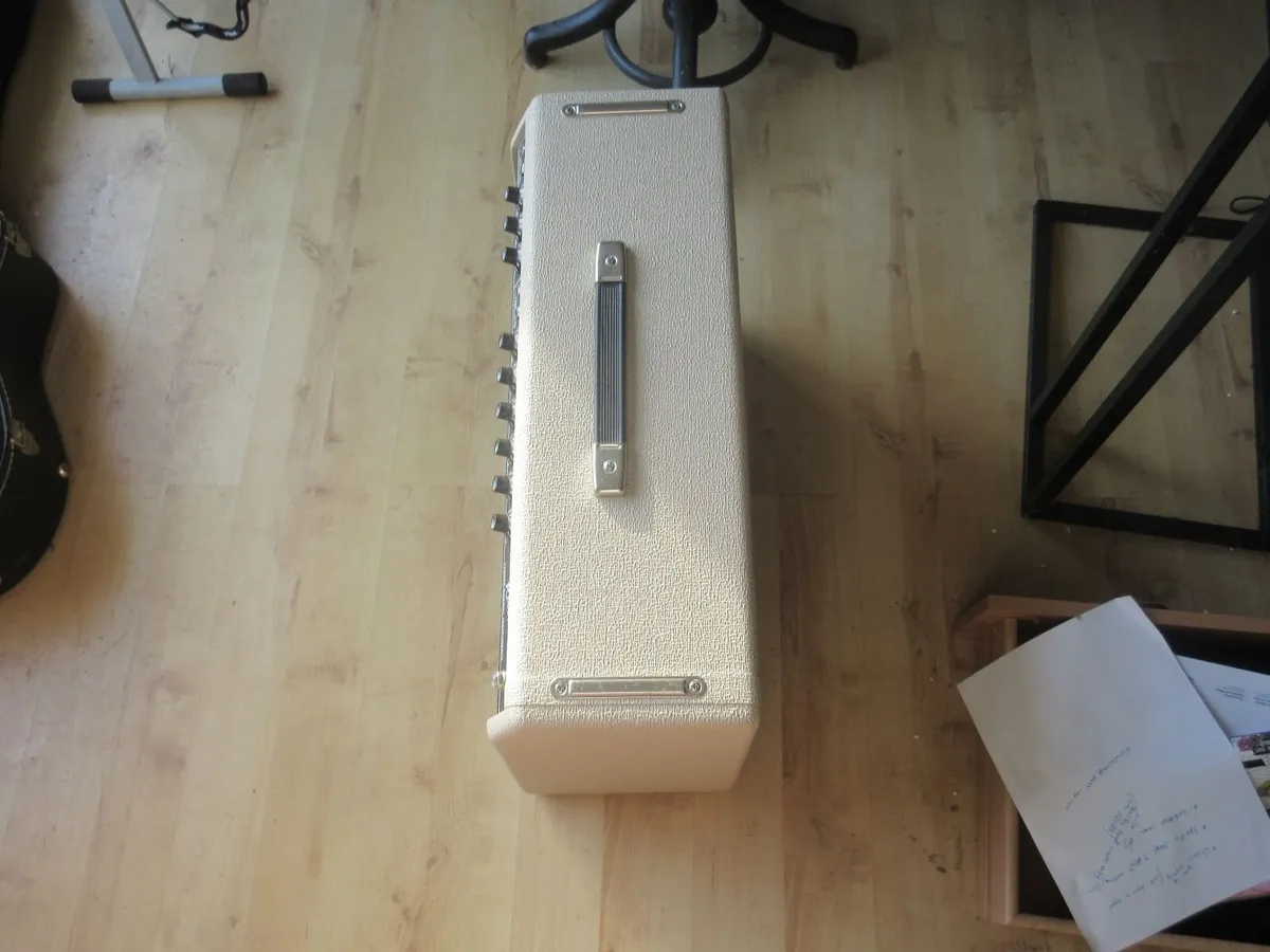 Fender Tone master Deluxe Reverb - Image 3