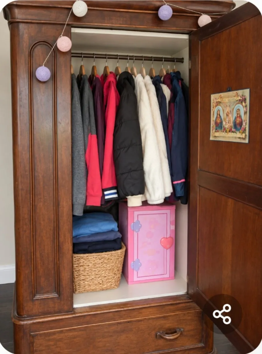 Victorian mahogany Armoire / wardrobe.

In great c - Image 2