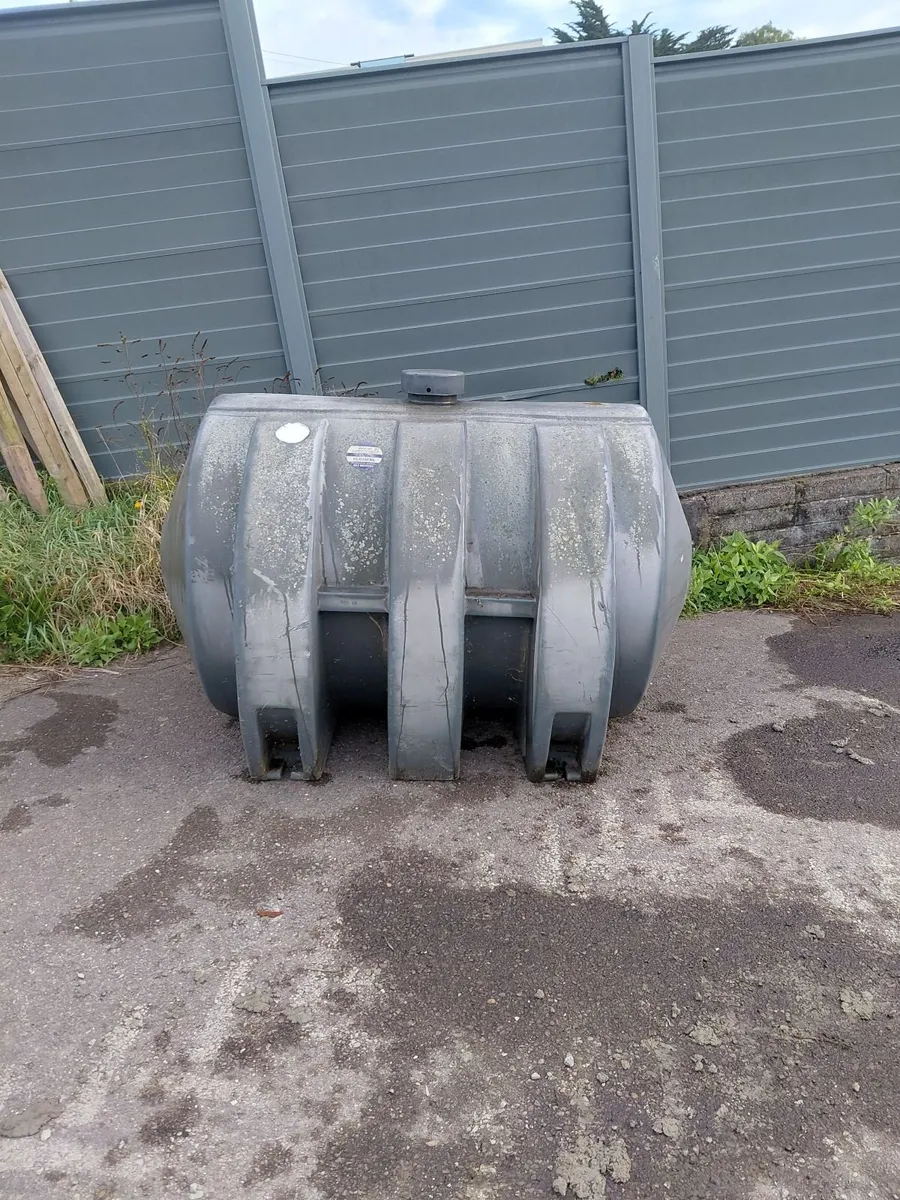 Oil tank - Image 1