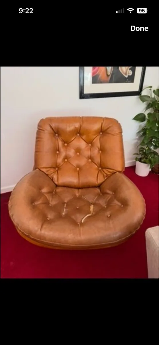 Vintage 1970s tan leather swivel chair - Image 4