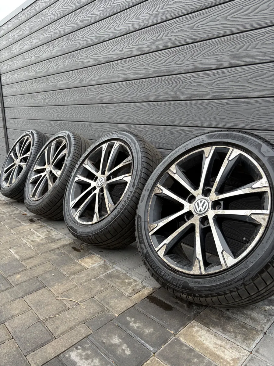 17” GENUINE VOLKSWAGEN GOLF GTD ALLOY WHEELS&TYRES - Image 1