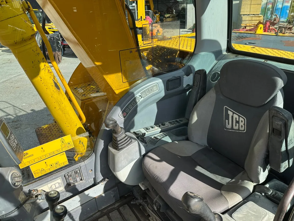 JCB JS145 - Image 2