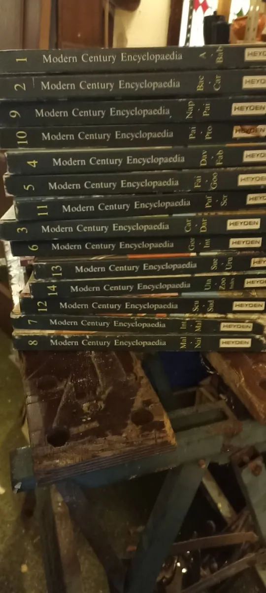 Set of Encyclopaedias - Image 1