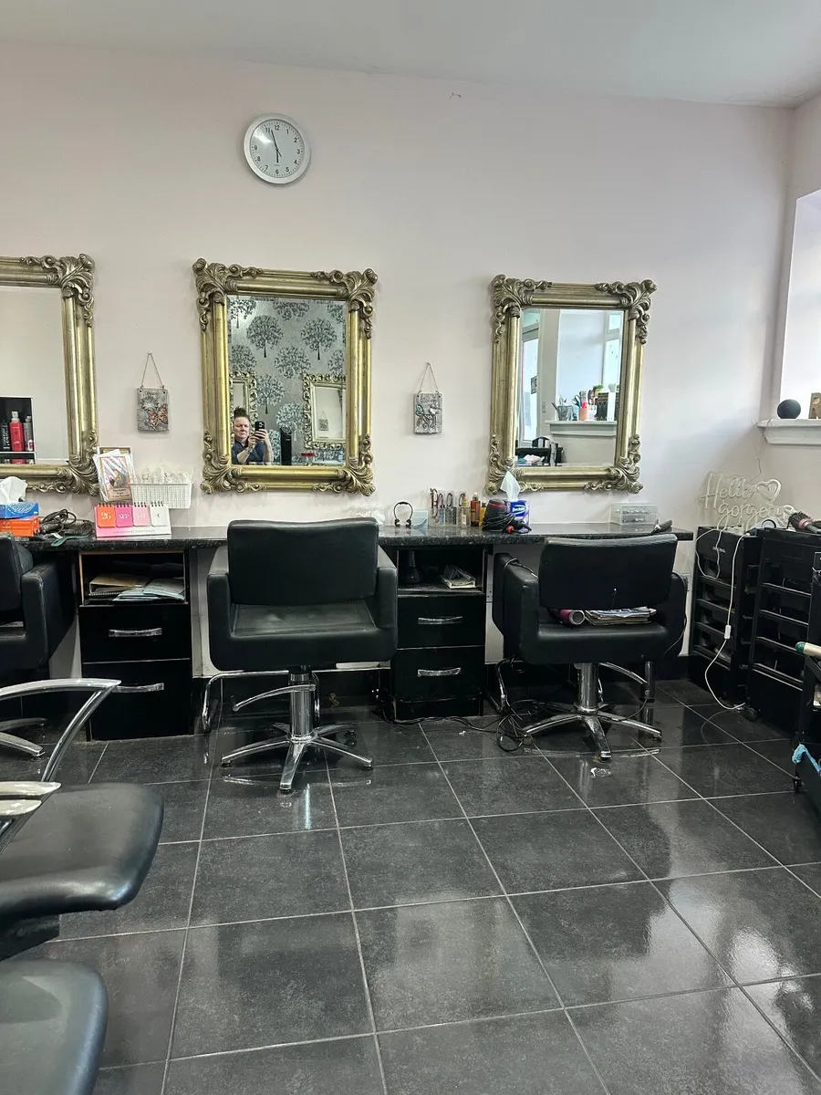 Hairdressers/Barbers business for sale - Image 1