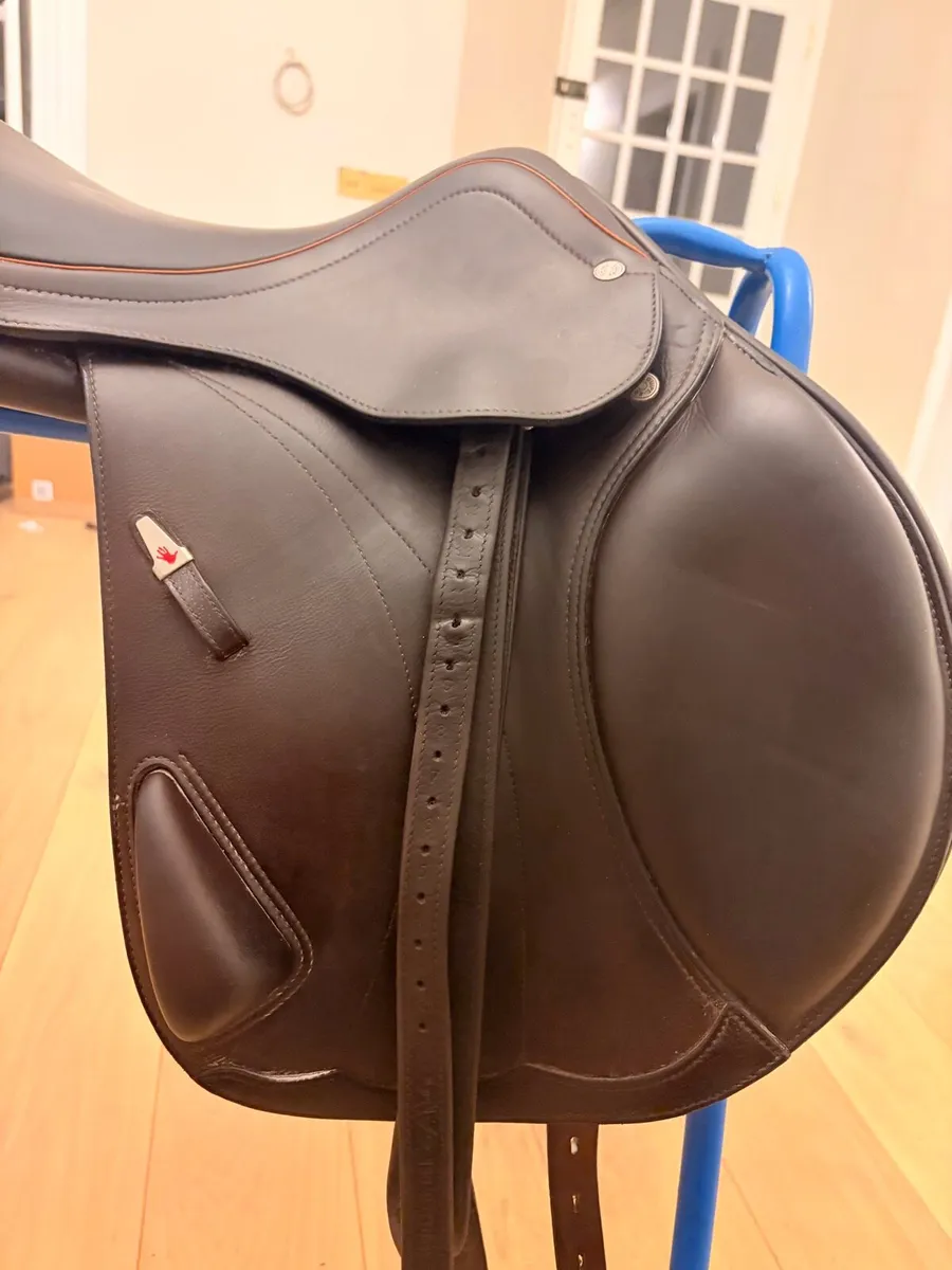 Equipe monoflap jumping saddle - Image 1