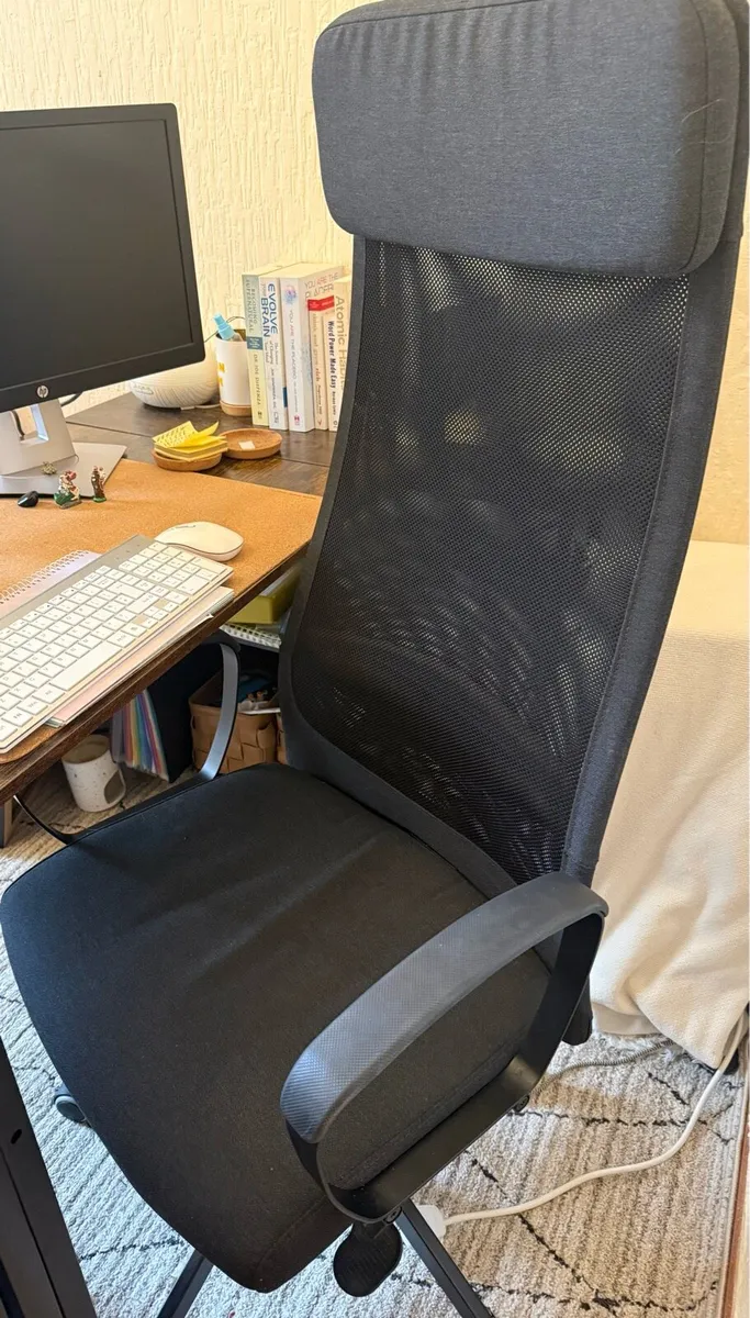 Office chair - Image 1