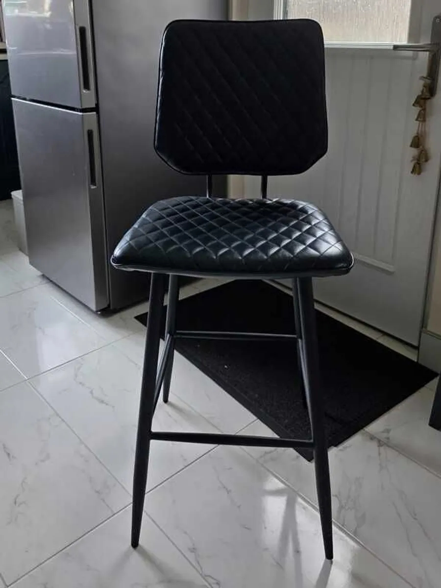 Set of 4 bar stools - Image 1