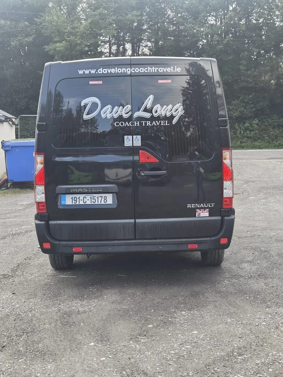Renault Master 10 seater minibus - Image 3