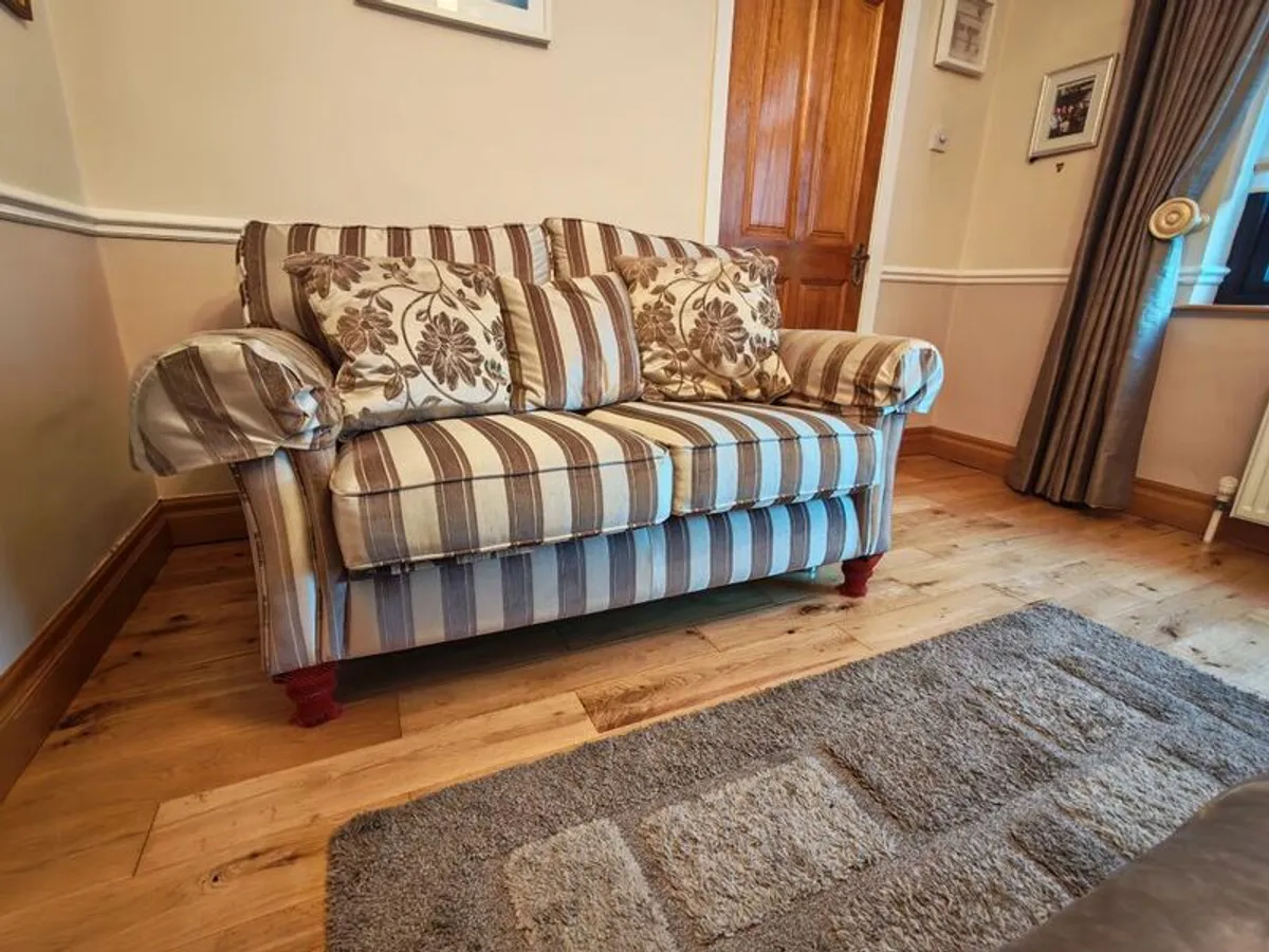 Chesterfield Inspired 3 and 2 seater with Ottoman - Image 4