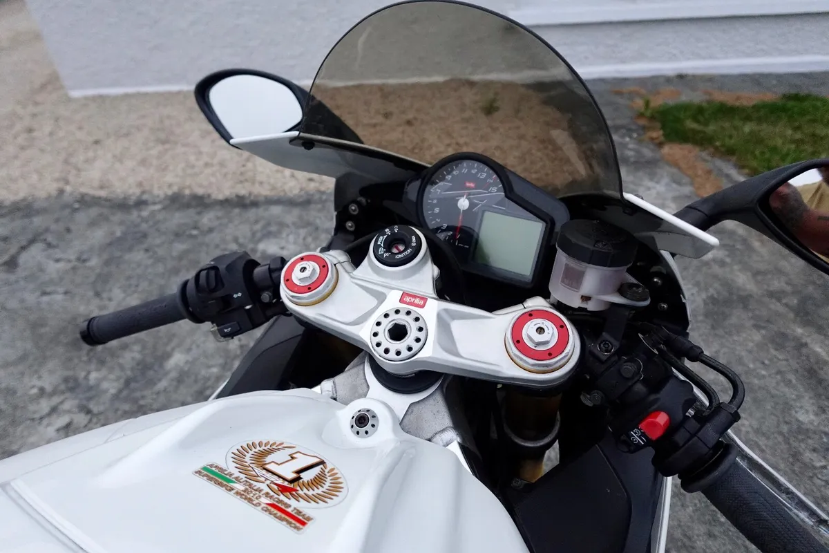 Aprilia RSV4 R APRC - Image 2