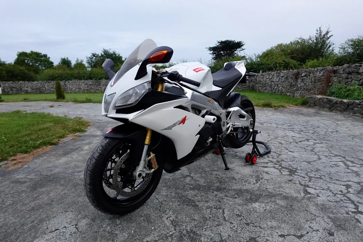 Aprilia RSV4 R APRC - Image 1
