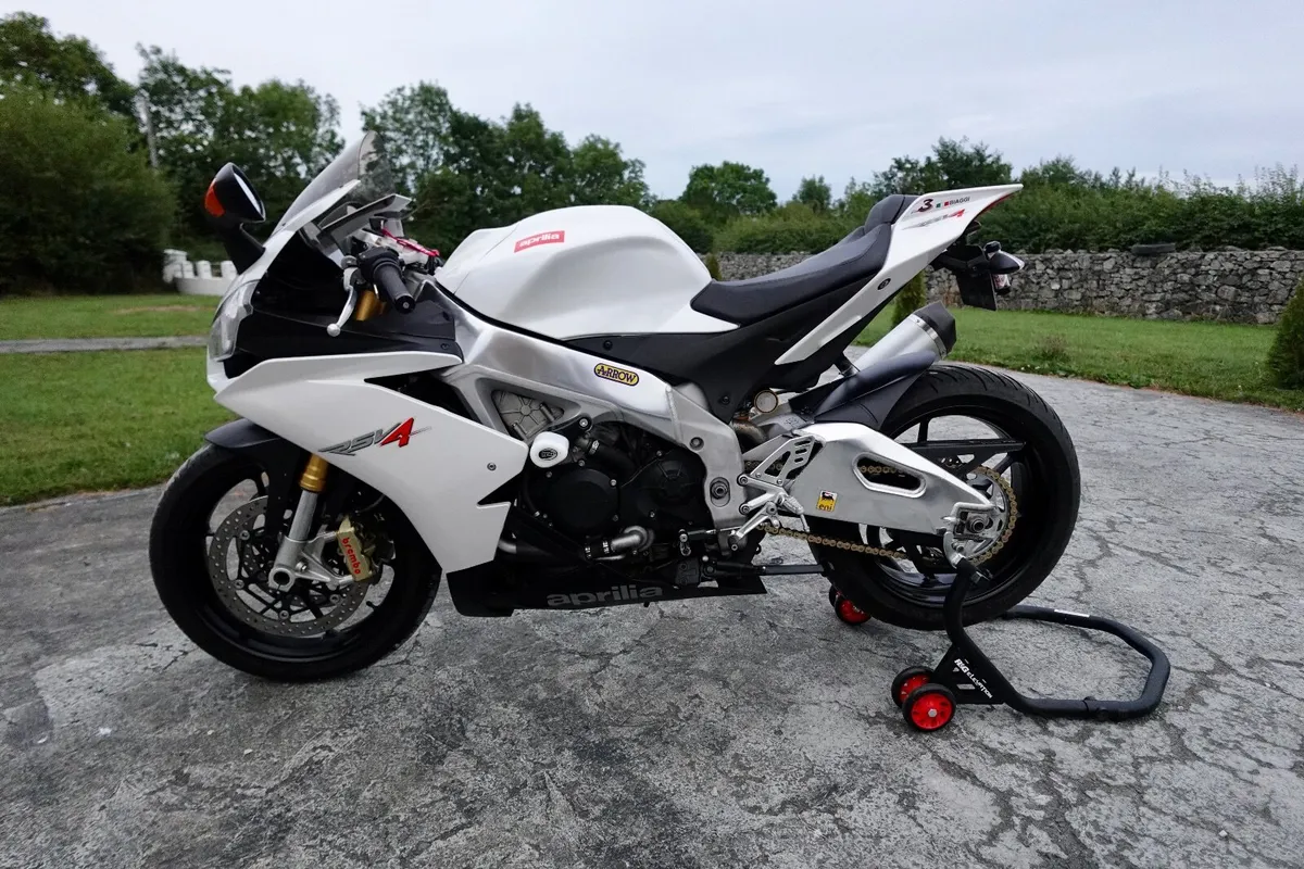 Aprilia RSV4 R APRC - Image 4