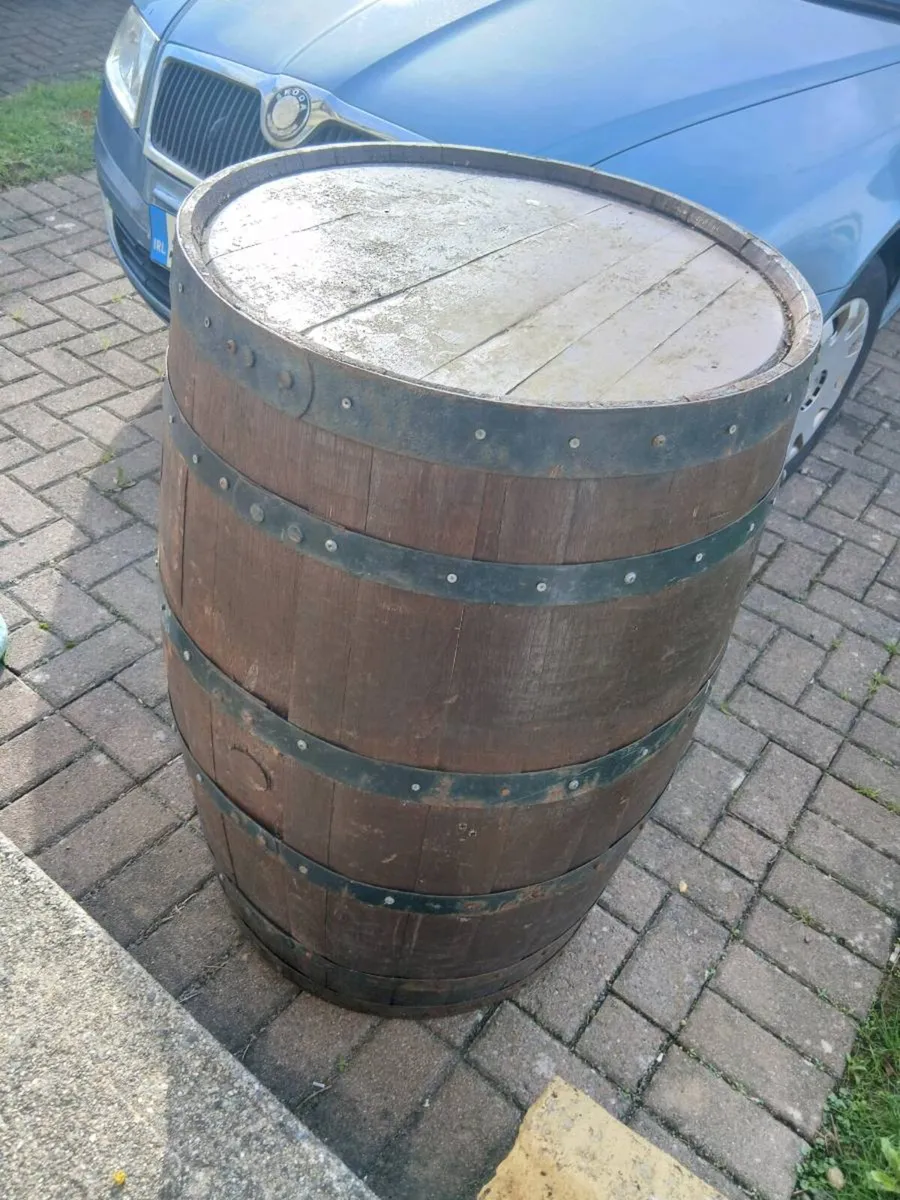 Oak barrel - Image 1