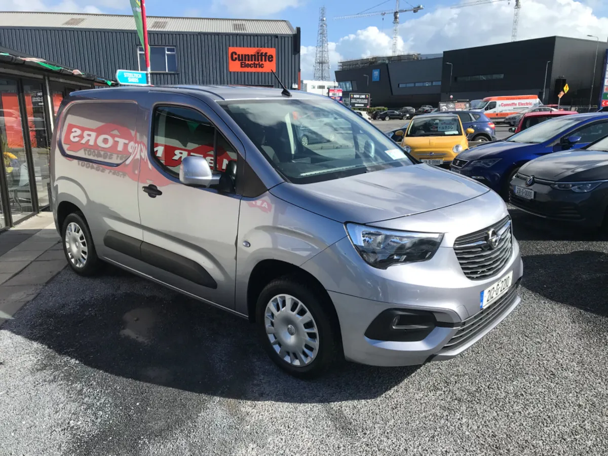 2021 Opel Combo 1.5 Diesel Sportive L1H1 Manual - Image 2