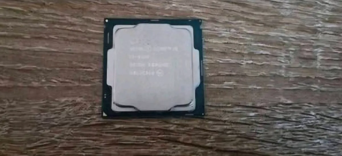 Core i3 8100 4 cores 4 threads - Image 1