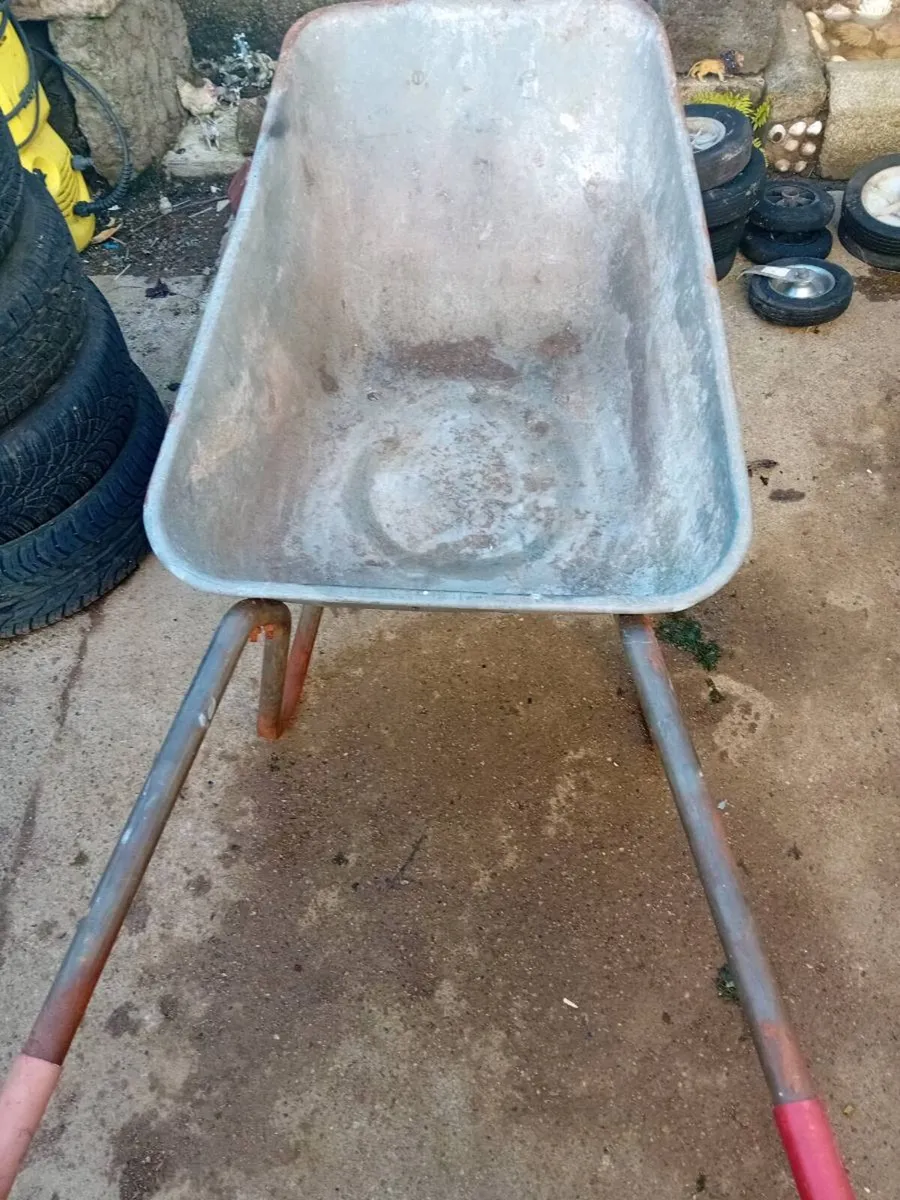 WHEEL BARROW - Image 2