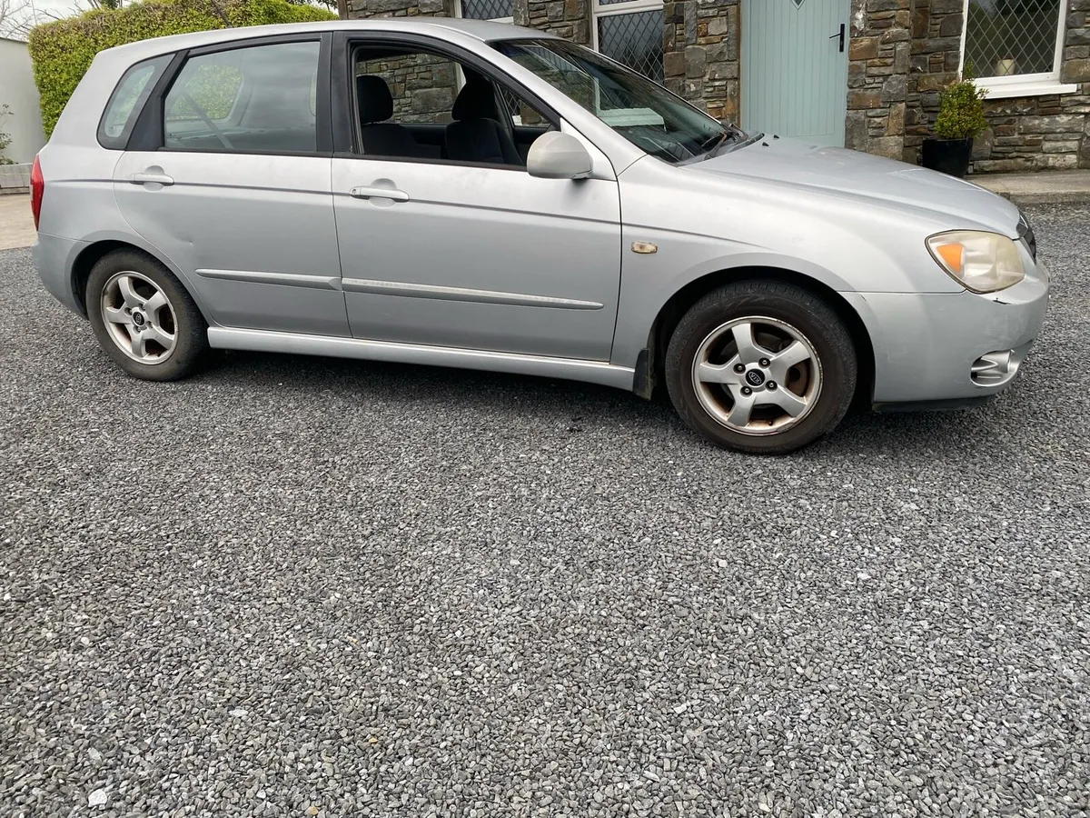 Car - Image 4