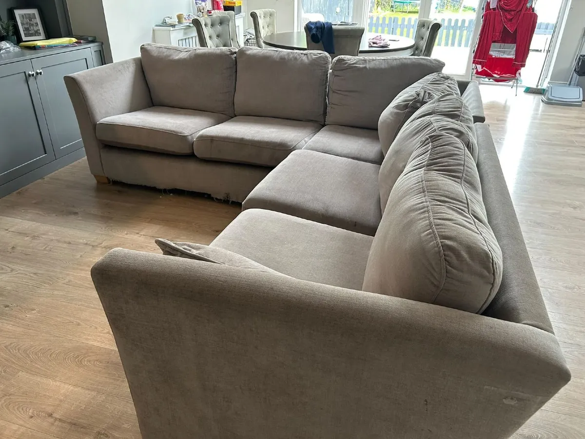Couch - Image 2