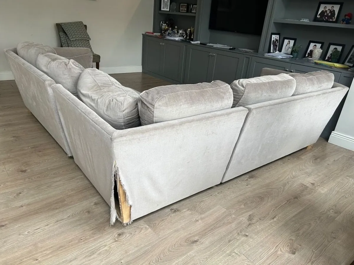 Couch - Image 3