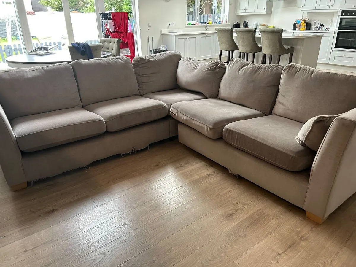 Couch - Image 4