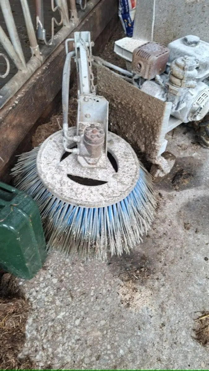 2024 Daisy Bed Cubicle Cleaner - Image 3