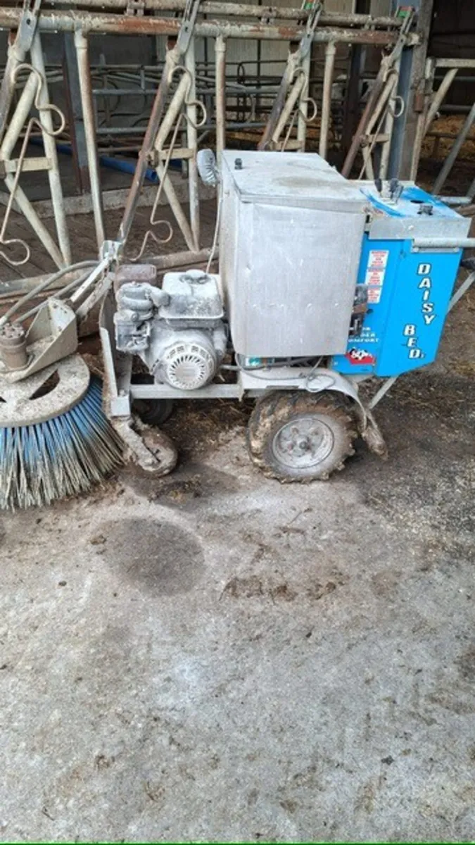 2024 Daisy Bed Cubicle Cleaner - Image 2
