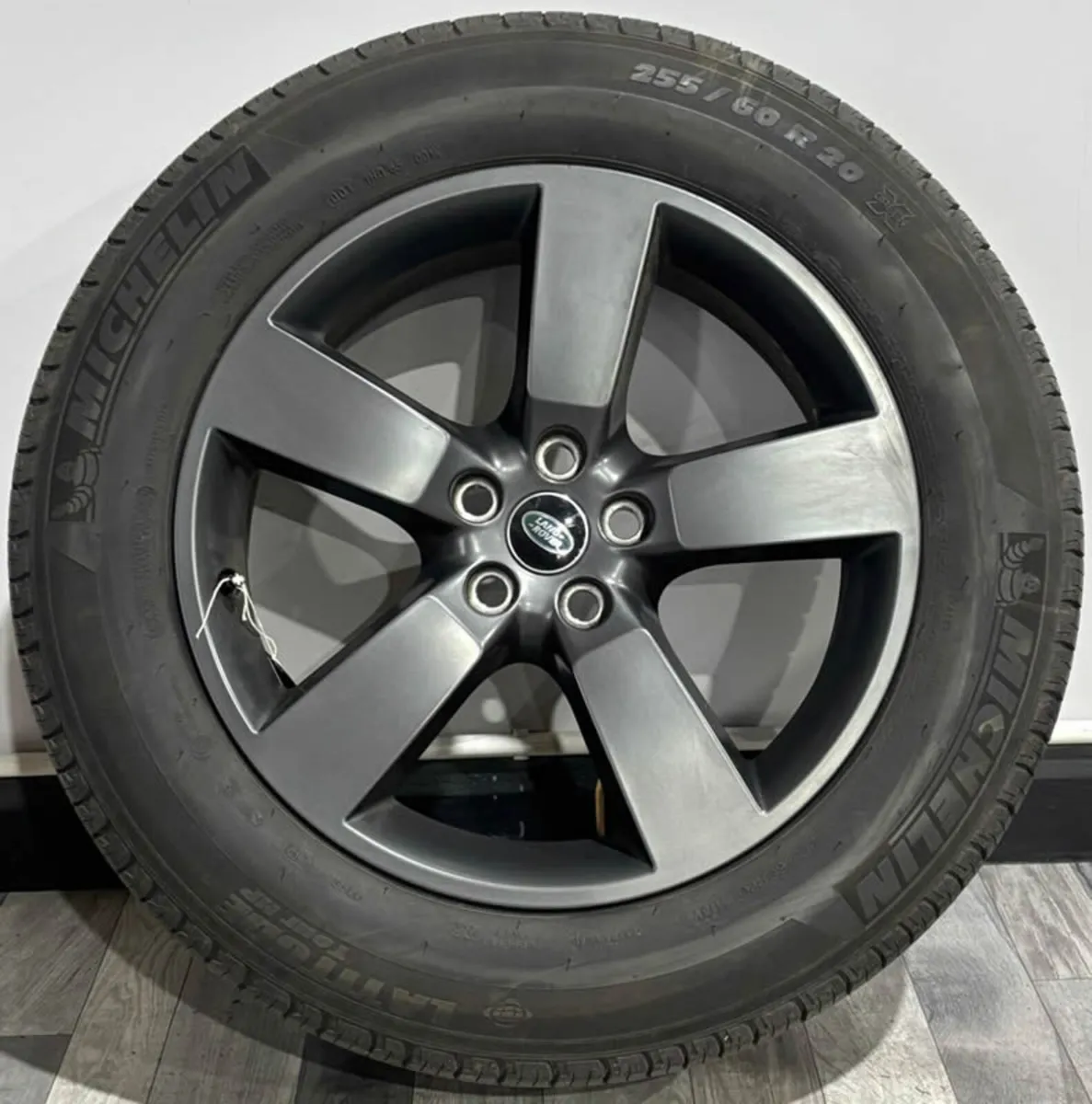 20" GENUINE DEFENDER 5098 TYRES WHEELS & MICHELINS - Image 3