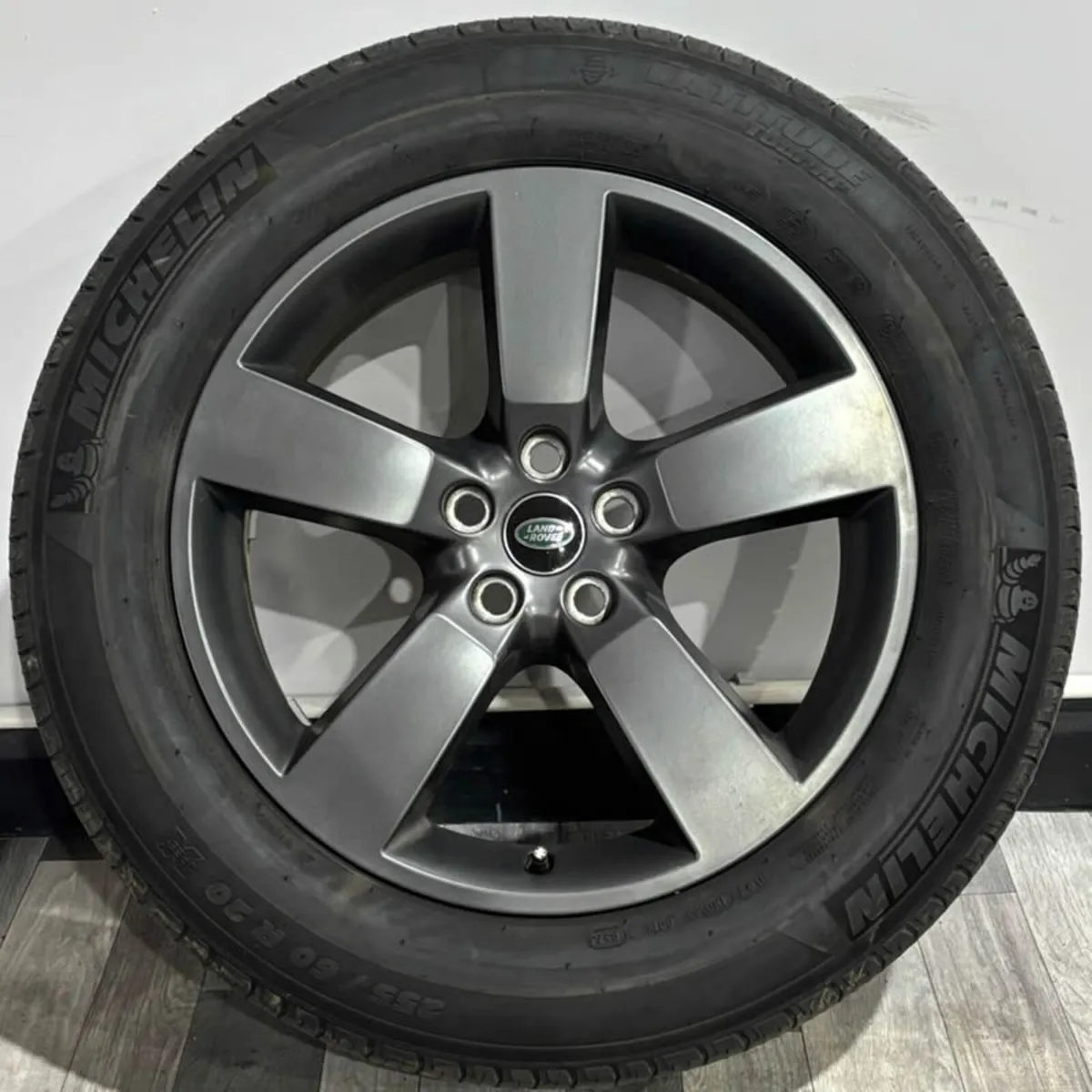 20" GENUINE DEFENDER 5098 TYRES WHEELS & MICHELINS - Image 4