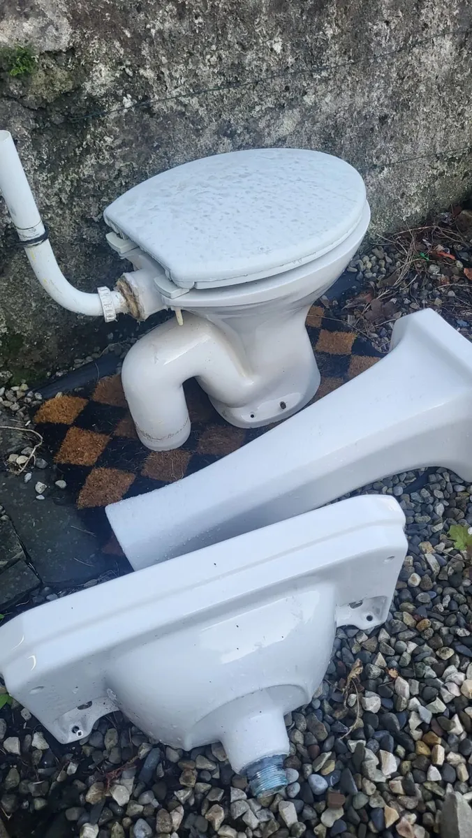 Sink and toilet - Image 1