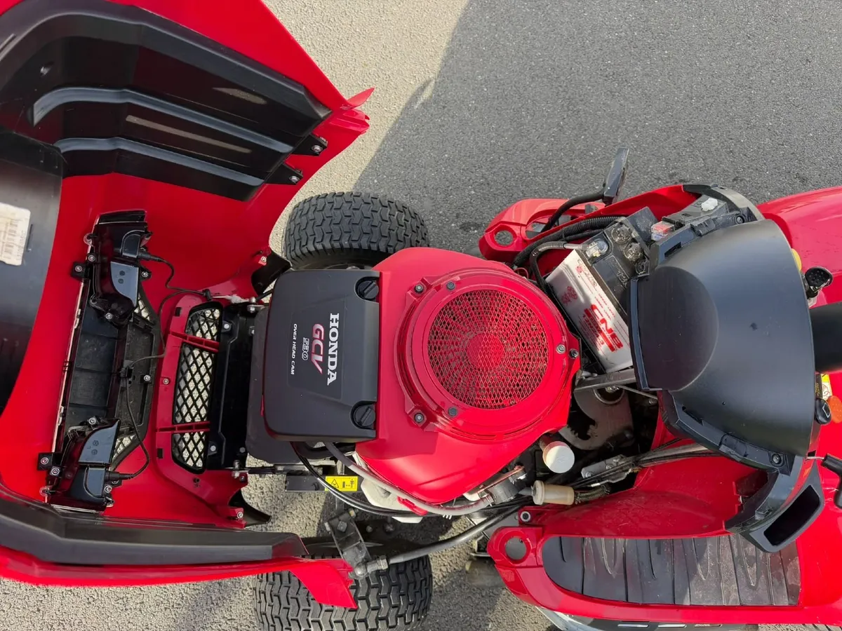 Honda 2417 Ride On Mower - Image 2