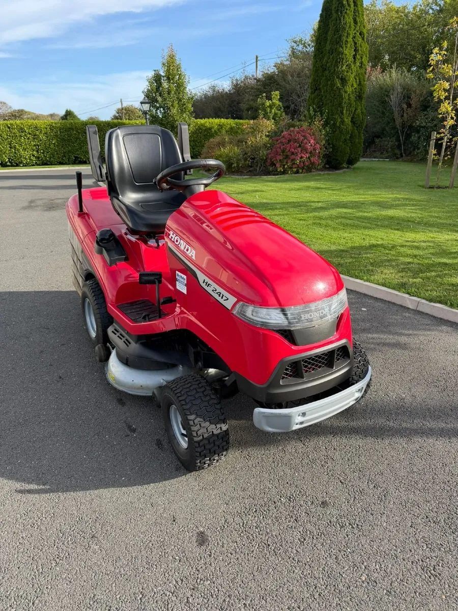Honda 2417 Ride On Mower - Image 1