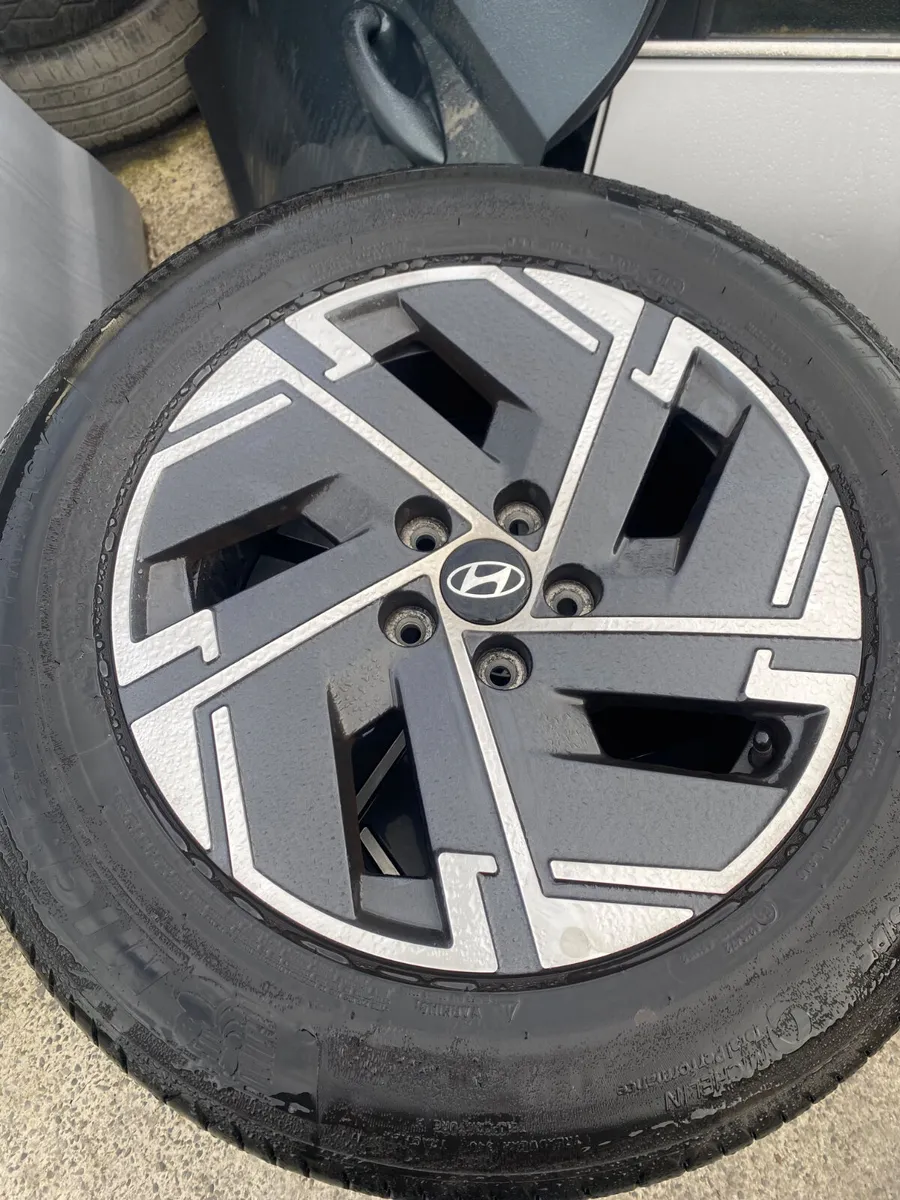 17” Hyundai Tucson Alloys for sale - Image 2