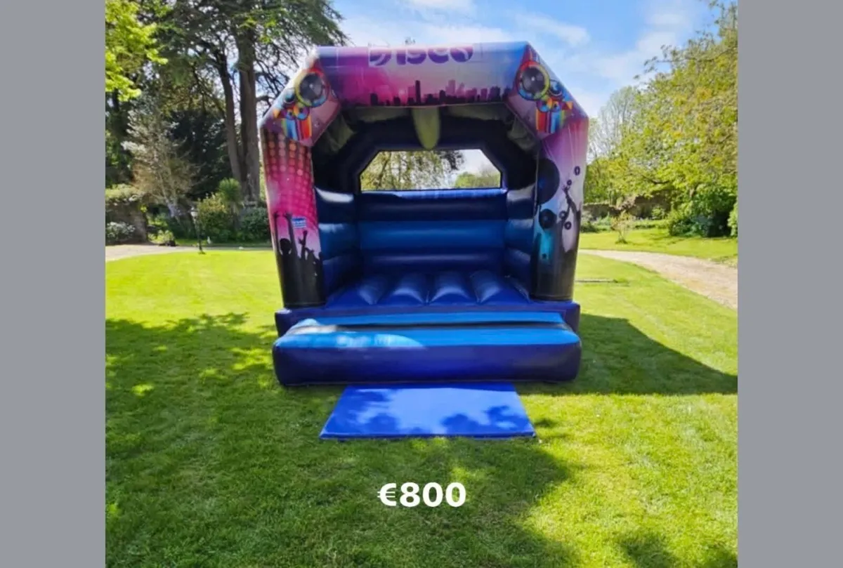 Bouncy castles - Image 2