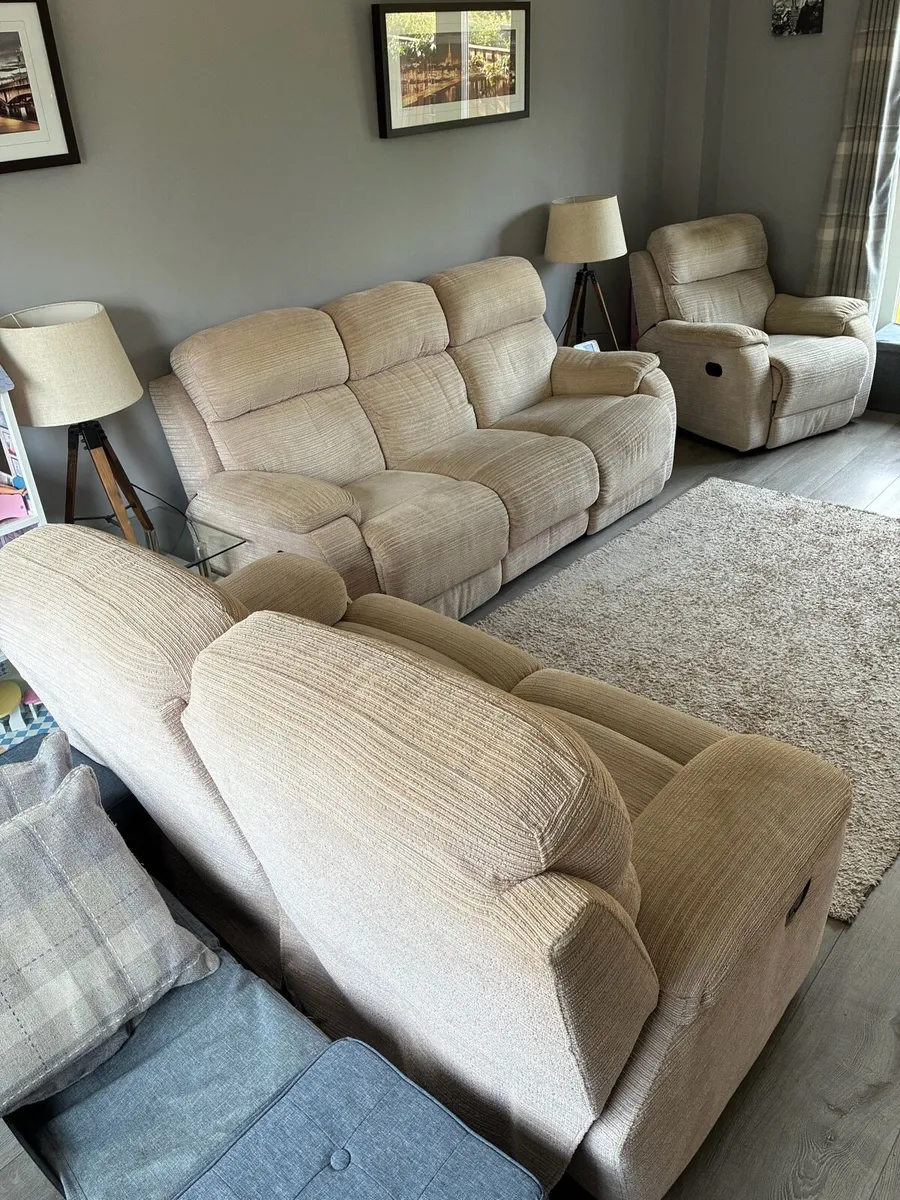 3-piece recliner suite: 3 + 2-seaters + armchair - Image 1