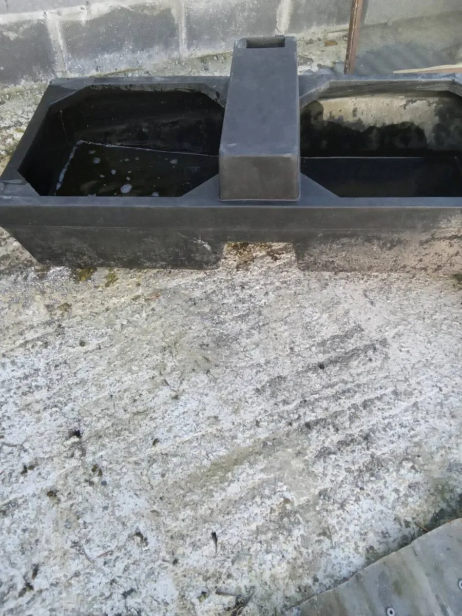 Water troughs - Image 1