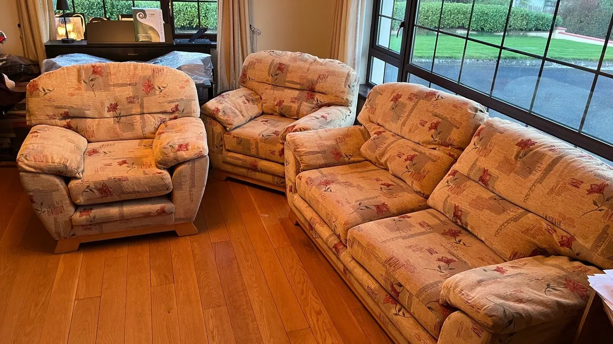 3 piece suite - Image 1
