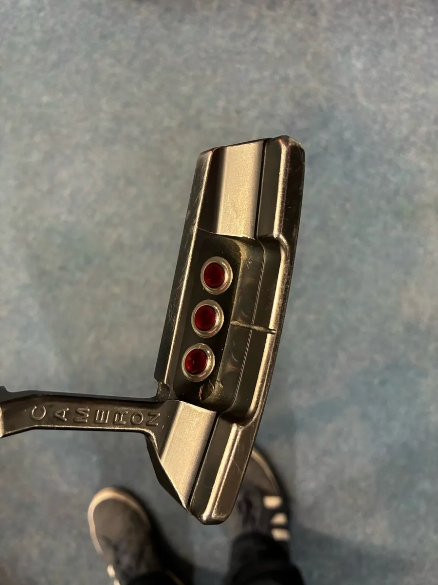 Scotty Cameron Newport 2 putter 34 inch - Image 1