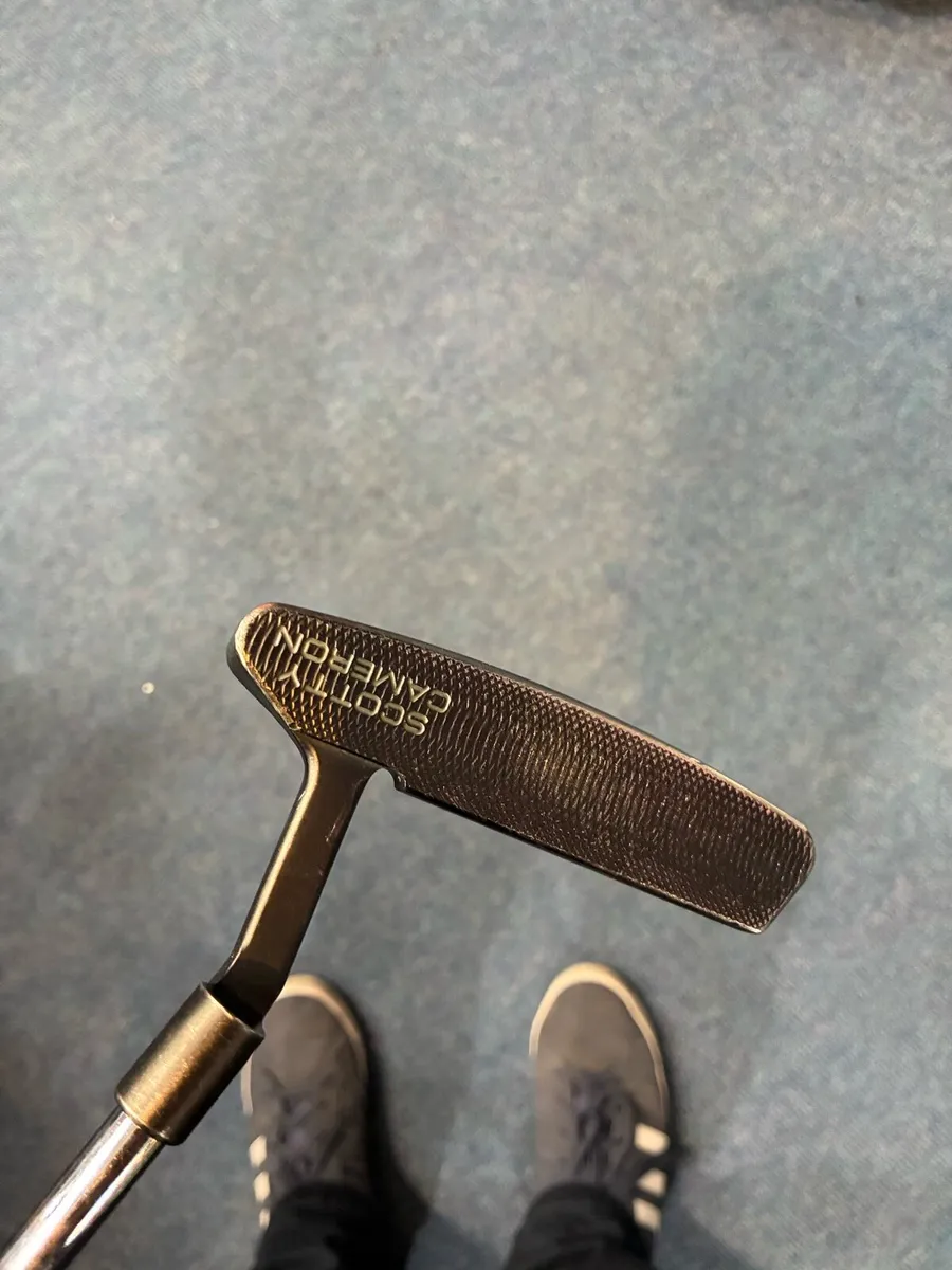 Scotty Cameron Newport 2 putter 34 inch - Image 3