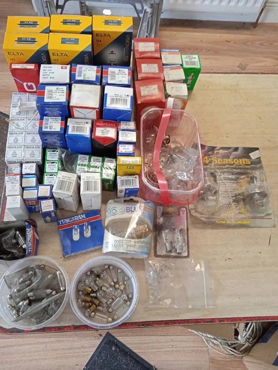 12v car bulbs - Image 1