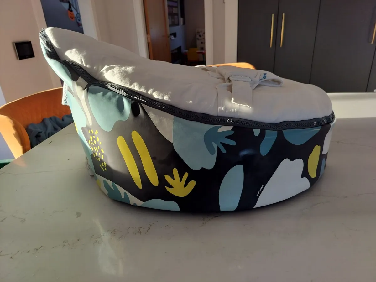 Baby doomoo seat - Image 1