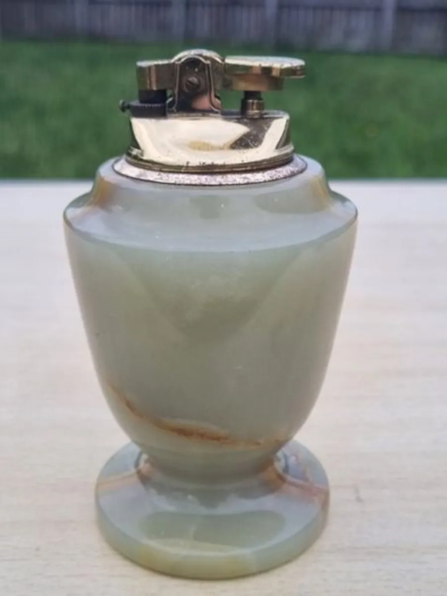 Retro office (desk) lighter made of natural green - Image 1
