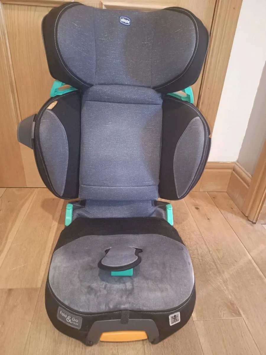 Children's car seat - Image 1