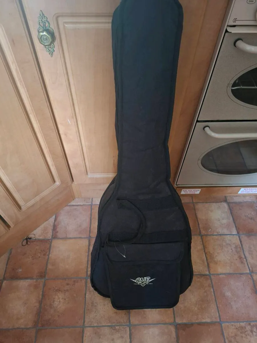 3/4 kids/teen guitar - like new condition - Image 2