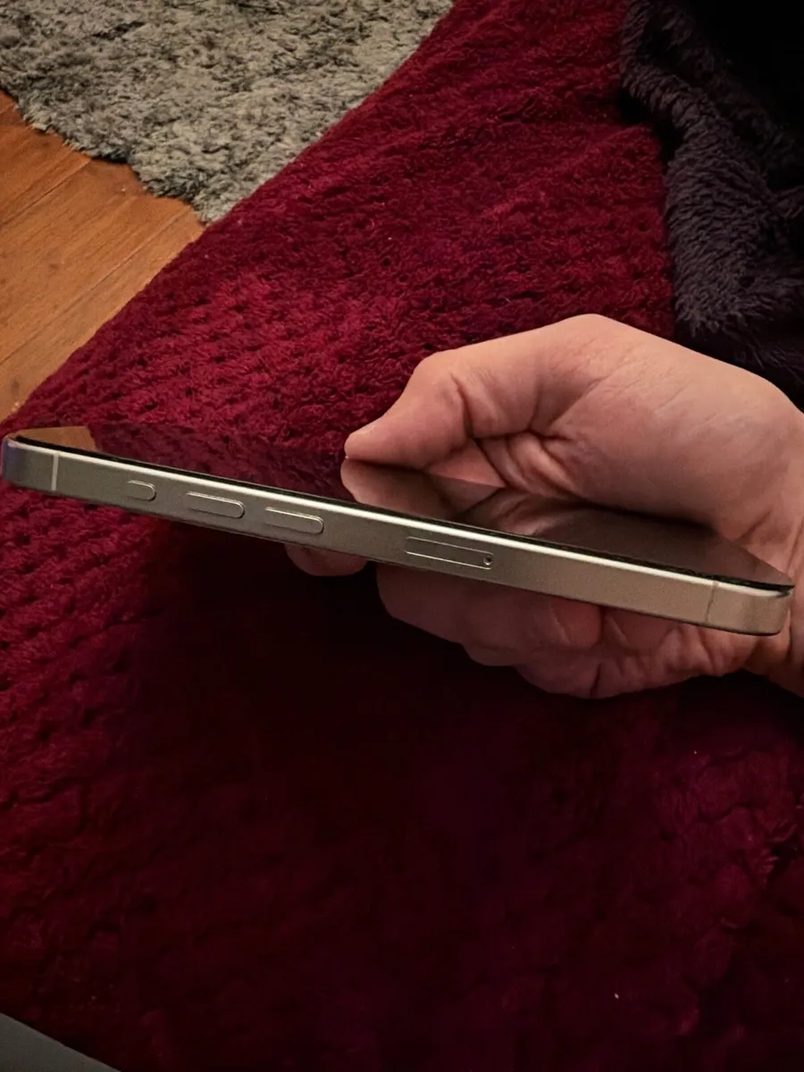 I phone 15 pro - Image 4
