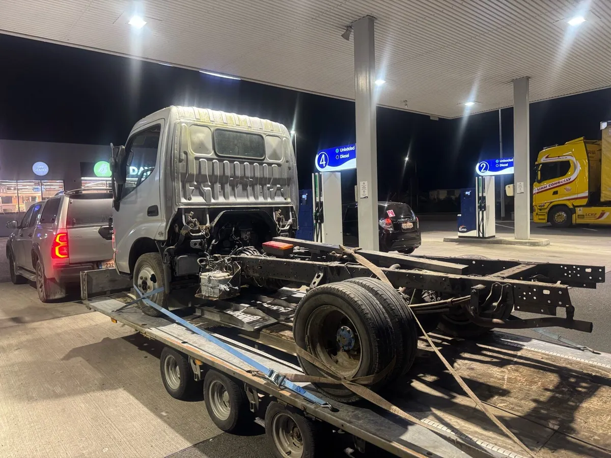 Toyota Dyna for breaking - Image 2
