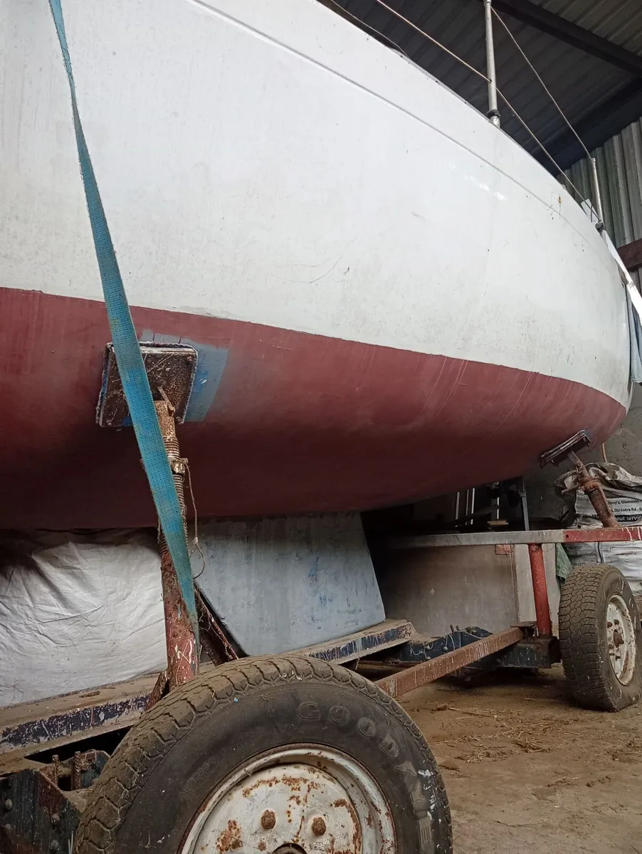 24 ft Sailboat - Image 2