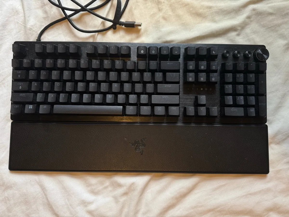 Razer Huntsman V3 Pro Gaming Keyboard - Image 1